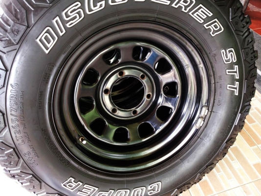 ล้อลาย rock crawler 51 ขอบ 16 พร้อมยาง mud Cooper Discoverer STT
