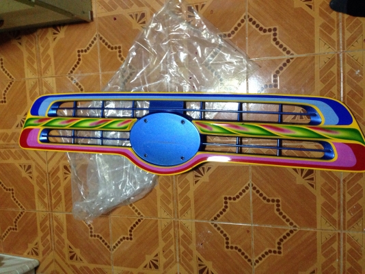 ขายกระจังหน้ากับแก้มไฟเลี้ยว ของฮีโน่เมก้า6ล้อของแท้ติดรถ