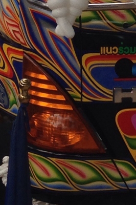 ขายกระจังหน้ากับแก้มไฟเลี้ยว ของฮีโน่เมก้า6ล้อของแท้ติดรถ