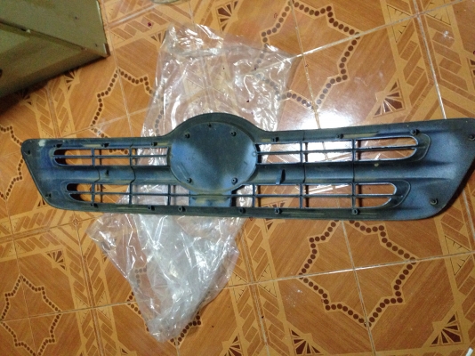 ขายกระจังหน้ากับแก้มไฟเลี้ยว ของฮีโน่เมก้า6ล้อของแท้ติดรถ