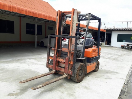 ขายรถฟอร์คลิฟต์ โตโยต้า 1.5 ตัน ตัวนอกรถพร้อมใช้งาน