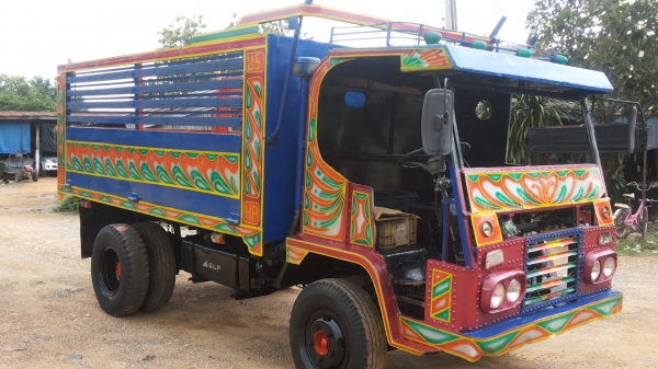 รถบรรทุกหกล้อไม่ดั้มการเกษต/คานหน้าใหญ่เพลาหลังFพวงมาลัยเพลาเวอร์/เครื่อง145แรงหกสูบ/บะเหล็กพร้อมใช้ส่งฟรีครับ