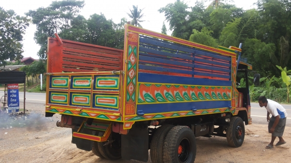 รถบรรทุกหกล้อไม่ดั้มการเกษต/คานหน้าใหญ่เพลาหลังFพวงมาลัยเพลาเวอร์/เครื่อง145แรงหกสูบ/บะเหล็กพร้อมใช้ส่งฟรีครับ