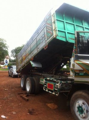 ขายดั้ม2เพลา HINO FM227 เครื่อง220แรง พ.เพาเวอร์ เบรกทิฟฟี่ ภายในสวย แอร์เย็น สภาพพร้อมใช้ เอกสารพร้อมโอน สนใจโทร 090-8588220คุณนะ 093-3258446คุณบิว หรือเข้าดูสินค้าอื่นๆได้ที่ www.truck.in.th/498 หรือเพจFacebook ณรงค์ ซื้อขายรถมือสอง (เว็บไซต์ส่วนตัว) หร