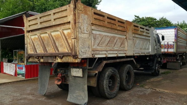 ขายด่วนสิบล้อดั้มสองเพลา 1Jสมอทอง 260แรง ปี47 รถสวยเดิมบาง สภาพพร้อมใช้