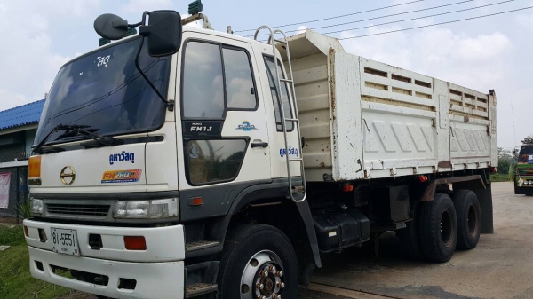 ขายด่วนสิบล้อดั้มสองเพลา 1Jสมอทอง 260แรง ปี47 รถสวยเดิมบาง สภาพพร้อมใช้