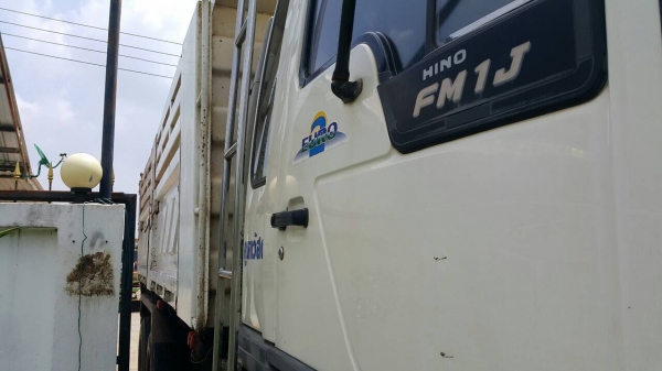 ขายด่วนสิบล้อดั้มสองเพลา 1Jสมอทอง 260แรง ปี47 รถสวยเดิมบาง สภาพพร้อมใช้