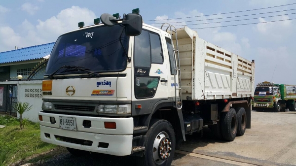 ขายด่วนสิบล้อดั้มสองเพลา 1Jสมอทอง 260แรง ปี47 รถสวยเดิมบาง สภาพพร้อมใช้