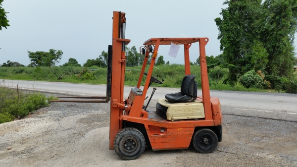 ขายด่วนรถยก TOYOTA 4FGยก1.5ตันเสาสูง3เมตรยางตันหน้าหลังรถนอกนำเข้ายังไม่เคยใช้งานในเมืองไทยเลย=รุ่นใหม่ขายถูกๆๆ