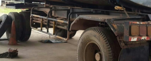 สิบล้อ แม่ลูก2เพา  อีซูซุ ยูโรทู 270 ปี46 บรรทุกน้ำ สภาพเดิมสวยพร้อมใช้งาน ทะเบียนพร้อมโอน ราคา1,250,000บ ต่อรอง