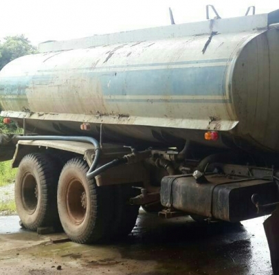 สิบล้อ แม่ลูก2เพา  อีซูซุ ยูโรทู 270 ปี46 บรรทุกน้ำ สภาพเดิมสวยพร้อมใช้งาน ทะเบียนพร้อมโอน ราคา1,250,000บ ต่อรอง