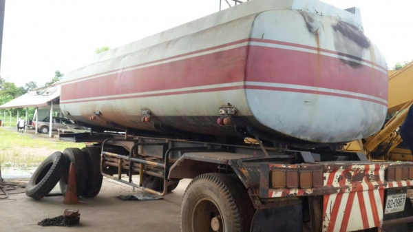 สิบล้อ แม่ลูก2เพา  อีซูซุ ยูโรทู 270 ปี46 บรรทุกน้ำ สภาพเดิมสวยพร้อมใช้งาน ทะเบียนพร้อมโอน ราคา1,250,000บ ต่อรอง