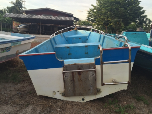 ขายเรือตกปลา 17ฟุต 32,000 บาท
