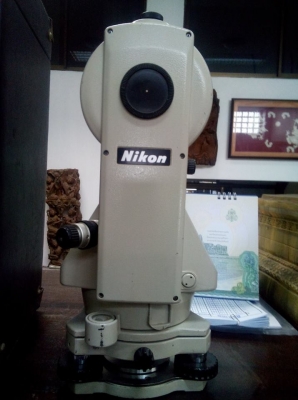ขายกล้องสำรวจวัดมุมอิเลคทรอนิค Nikon NE-10C มือสองสภาพสวยพร้อมกล่อง