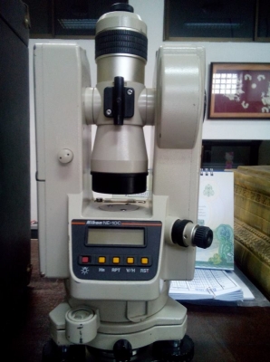 ขายกล้องสำรวจวัดมุมอิเลคทรอนิค Nikon NE-10C มือสองสภาพสวยพร้อมกล่อง