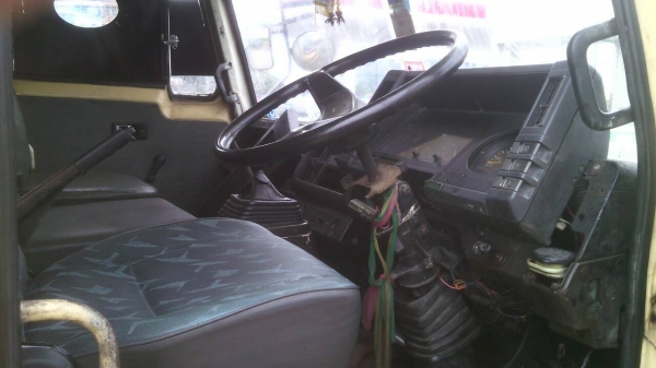 สิบล้อ อีซูซู 175 แรง 2เพา พื้นเรียบ ช่วงยาว 7ม สภาพดีสวยบางเดิมพร้อมใช้ ทะเบียนพร้อมโอน ราคา 590,000บ สิบล้อ อีซูซู 175 แรง 2เพา พื้นเรียบ ช่วงยาว 7ม สภาพดีสวยบางเดิมพร้อมใช้ ทะเบียนพร้อมโอน ราคา 590,000บ