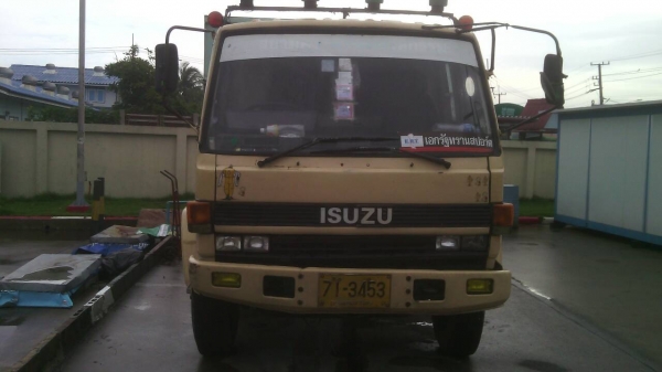 สิบล้อ อีซูซู 175 แรง 2เพา พื้นเรียบ ช่วงยาว 7ม สภาพดีสวยบางเดิมพร้อมใช้ ทะเบียนพร้อมโอน ราคา 590,000บ สิบล้อ อีซูซู 175 แรง 2เพา พื้นเรียบ ช่วงยาว 7ม สภาพดีสวยบางเดิมพร้อมใช้ ทะเบียนพร้อมโอน ราคา 590,000บ