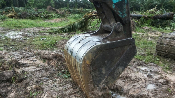 ขายรถแบคโฮ KOBELCO SK200-Vธรรมดา เอกสารอินวอย ราคา 650000