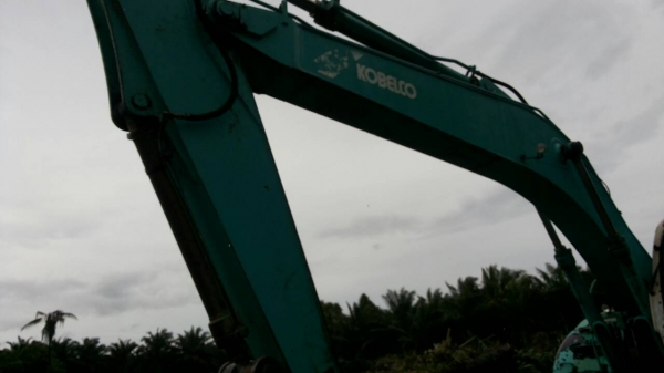 ขายรถแบคโฮ KOBELCO SK200-Vธรรมดา เอกสารอินวอย ราคา 650000