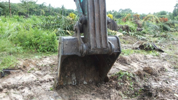 ขายรถแบคโฮ KOBELCO SK200-Vธรรมดา เอกสารอินวอย ราคา 650000