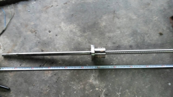 บอลสกรูที่มีความละเอียดสูงขนาด 25 มม.ยาว 108 ซม. ใช้ทำงานประกอบเครื่องจักรต่างๆได้ดี หมุนง่ายเบาแรง