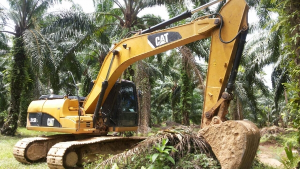 ขายรถชุด 3 คัน 1.CAT 315D 8000 ชม.เอกสารอินวอย 2.ISUZU FRR 210 แรงม้าปี 2554 ไมล์ 170000 กม.3.ISUZU FRR 190 แรงม้าปี 2554 ไมล์ 140000 กม.ราคา 3300000