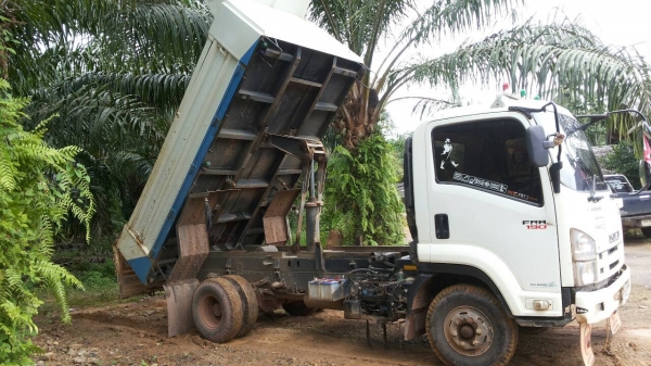 ขายรถชุด 3 คัน 1.CAT 315D 8000 ชม.เอกสารอินวอย 2.ISUZU FRR 210 แรงม้าปี 2554 ไมล์ 170000 กม.3.ISUZU FRR 190 แรงม้าปี 2554 ไมล์ 140000 กม.ราคา 3300000