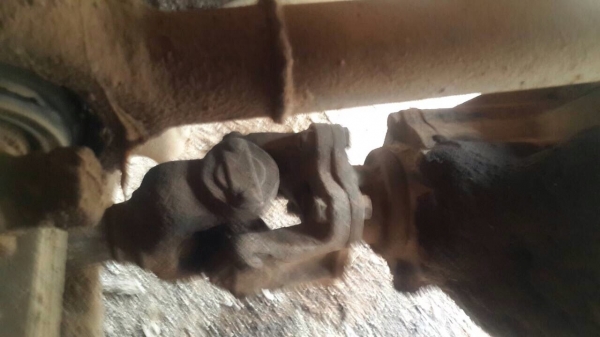 รถฮีโน่ 10 ล้อ บรรทุกน้ำ  KT - 920  / 185 แรงม้า.   สนใจติดต่อ  081 - 6079515