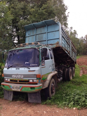 ขายสิบล้ออีซูซุ ร็อกกี้2เพลา 490,000 บาทเครื่องดีคัดซีสวยดั้มใด้