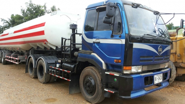 ขายรถบรรทุก 10 ล้อหัวลาก NISSAN CW50GT เครื่อง PE6 290 แรงม้า เอกสารเล่มทะเบียนพร้อม ราคา 480000