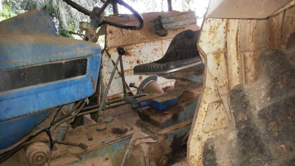 ขายรถไถ FORD 6600 เพลาเดียว เอกสารเล่มทะเบียน 3 จาน 7 จาน ใบมีดดันหน้า ราคา 280000