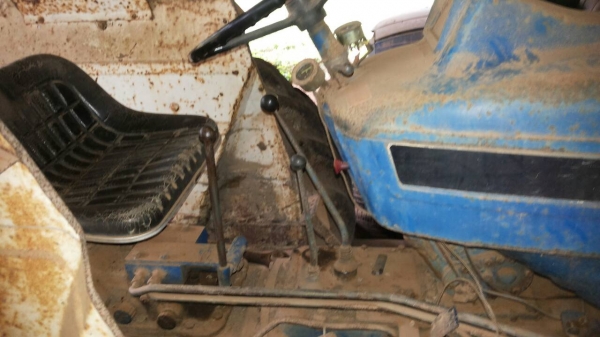 ขายรถไถ FORD 6600 เพลาเดียว เอกสารเล่มทะเบียน 3 จาน 7 จาน ใบมีดดันหน้า ราคา 280000