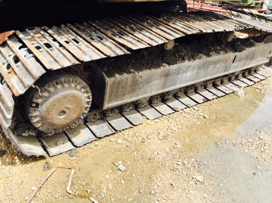 ขายKOMATSU PC200-3 สภาพใช้งานได้ ช่วงล่างสวย