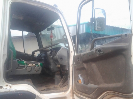 ขายรถบรรทุก 10 ล้อเทรลเลอร์ MITSUBISHI FN225K เครื่อง 6D17 225 แรงม้า 2 เพลา ราคา 550000