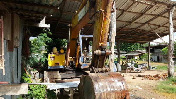 ขายแบคโฮ HITACHI EX120-2 สภาพใช้งานได้ปกติ เครื่อง 6BD1 165 แรงม้า ปั้มดี ช่วงล่างใบแทรคมีหักบ้าง ราคาต่อรองได้ครับ