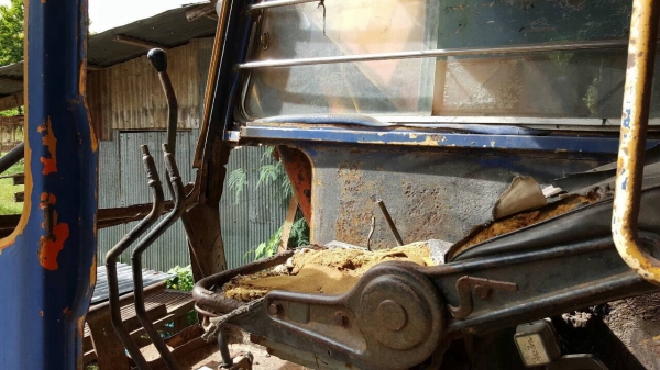 ขายแบคโฮ HITACHI EX120-2 สภาพใช้งานได้ปกติ เครื่อง 6BD1 165 แรงม้า ปั้มดี ช่วงล่างใบแทรคมีหักบ้าง ราคาต่อรองได้ครับ