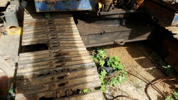 ขายแบคโฮ HITACHI EX120-2 สภาพใช้งานได้ปกติ เครื่อง 6BD1 165 แรงม้า ปั้มดี ช่วงล่างใบแทรคมีหักบ้าง ราคาต่อรองได้ครับ