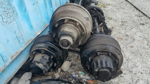 ขายเพลา หางพ่วง 3 ต้น 9500 ขายเพลา หางพ่วง 3 ต้น 9500