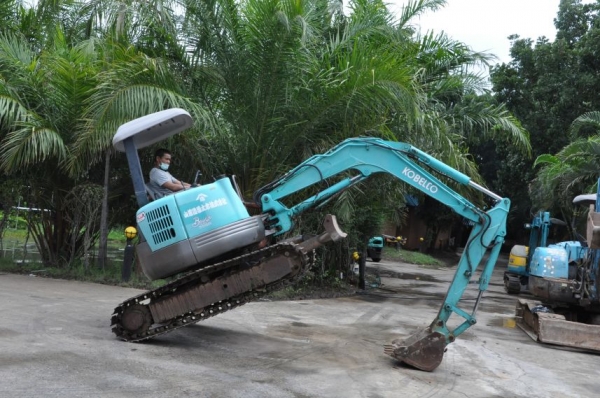ขายแบคโฮ KOBELCO SK35SR ปั้มนิ้ว แทรคเหล็ก ครบๆ สวยเดิมจากญี่ปุ่น ทำงานสมบูรณ์ทุกระบบ รับรองไม่ผิดหวัง 360,000 เท่านั้น!!