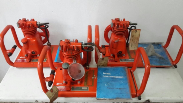 IWATA I.H.S. SMALL SIZED RECIPR. AIR COMP.