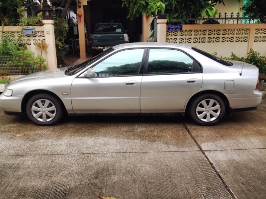 ขายรถหรูราคาบ้านๆ HONDA ACCORD 1995 ขายรถหรูราคาบ้านๆ HONDA ACCORD 1995