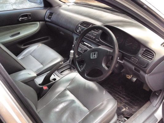 ขายรถหรูราคาบ้านๆ HONDA ACCORD 1995 ขายรถหรูราคาบ้านๆ HONDA ACCORD 1995