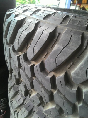 ยางDEESTONE MT 265-75-16 สภาพป้ายแดงพร้อมล้อ 1ชุด ถูกๆ ยางDEESTONE MT 265-75-16 สภาพป้ายแดงพร้อมล้อ 1ชุด ถูกๆ