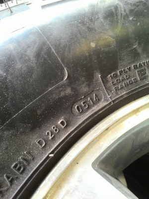 ยางDEESTONE MT 265-75-16 สภาพป้ายแดงพร้อมล้อ 1ชุด ถูกๆ ยางDEESTONE MT 265-75-16 สภาพป้ายแดงพร้อมล้อ 1ชุด ถูกๆ