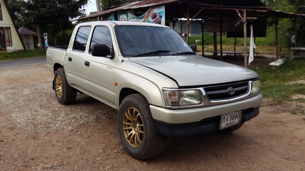 ขายด่วนครับ TOYOTA HILUX TIGER 2500 DOUBLE CAB 4D รถสวยเดิม พร้อมใช้ครับ
