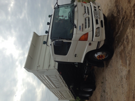 HINO MEGA รุ่นFM8J 251แรง S500 ปี53 รถมือเดียวดั๊มพ์สามมิตรลอนเฉียง เครื่องดีเกียร์แน่น คัสซีสวย มีระบบลากพ่วง มี2คันให้เลือก การันตีเรื่องประหยัดน้ำมัน