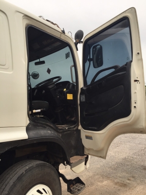 ขายรถบรรทุก 10 ล้อดัมพ์ HINO MEGA 330 แรงม้าปี 2554 มีระบบลากพ่วง ราคา 1750000