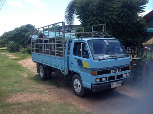 NKR 110 แรง ปี  36  รถตามภาพ  ราคา  285,000 บาท