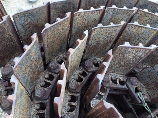 ขายแทรคเหล็ก ใช้กับ รถขุด PC200 นำเข้าจากญี่ปุ่น ติดต่อ 081-2990958/089-8368497 (เจ้าของขายเอง) ขายแทรคเหล็ก ใช้กับ รถขุด PC200 นำเข้าจากญี่ปุ่น ติดต่อ 081-2990958/089-8368497 (เจ้าของขายเอง)