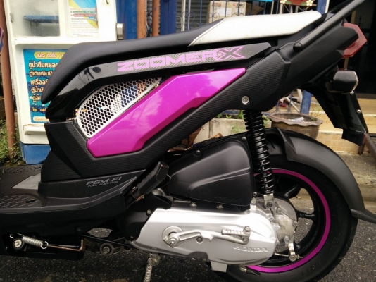 HONDA ZOOMER X ตัวใหม่ไมล์แดง รถปลายปี2014วิ่ง2xxxโล สีชมพูดำ สวยหวานไม่ซ้ำใคร พร้อมใช้งาน